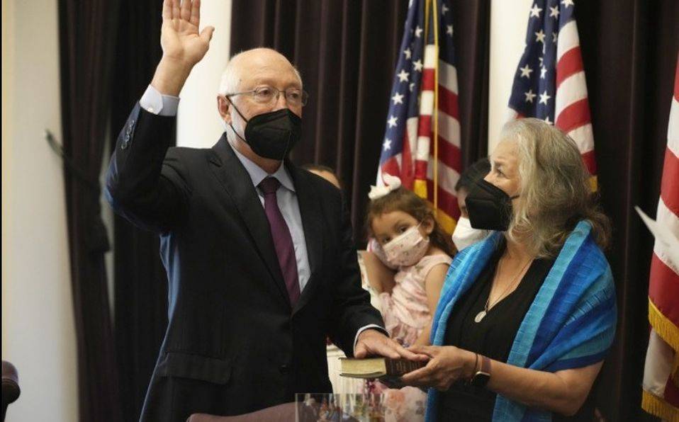 Kenneth Salazar jura como nuevo embajador de Estados Unidos en México