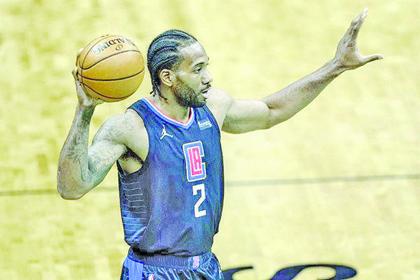 Leonard y Clippers, cuatro años más juntos