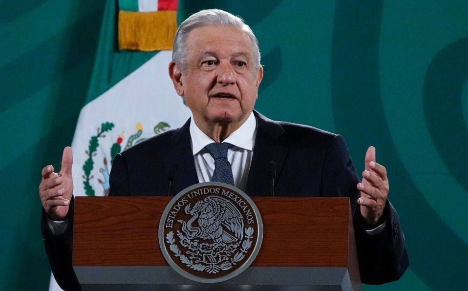 AMLO despide La Mañanera con canción ‘Los caminos de la vida’