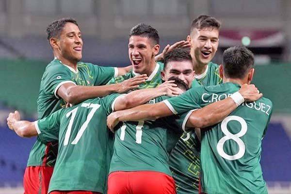 Alzan la mano medallistas para el Tri mayor