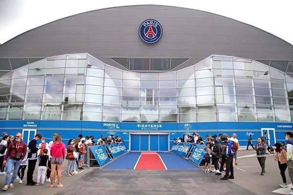 Cimbra a París posible llegada de Messi