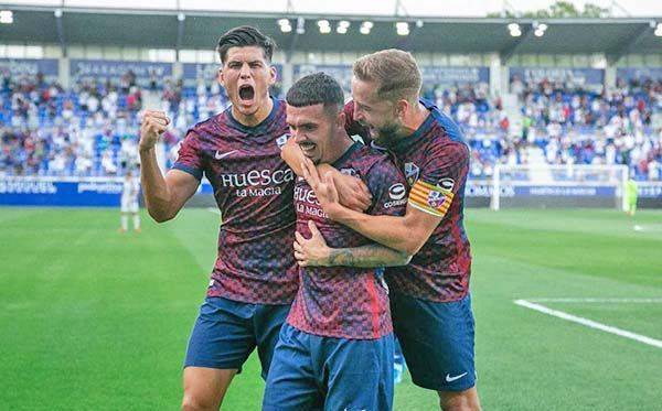 ¡Debut soñado! Nacho Ambriz gana 2-0 con el Huesca en su primer partido en España