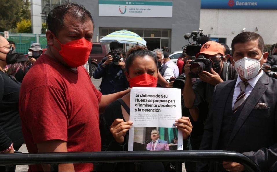 «Que ya no se estén burlando de nosotros»: padre de menor pide desafuero de Saúl Huerta