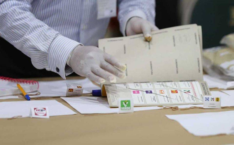 Tras receso, reanudan recuento de votos de elección en Campeche