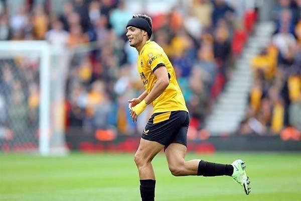 Reaparece Jiménez en la Premier tras casi 9 meses