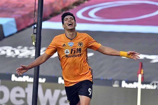 Está Jiménez contemplado para jugar ante Leicester