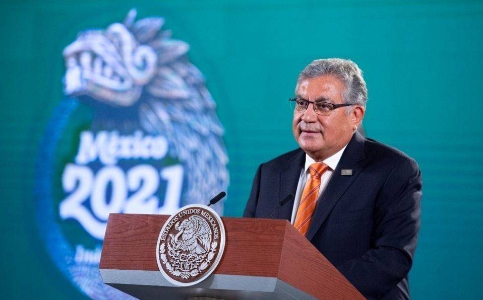 SNTE entrega a AMLO compromiso para reanudar clases presenciales pese a covid