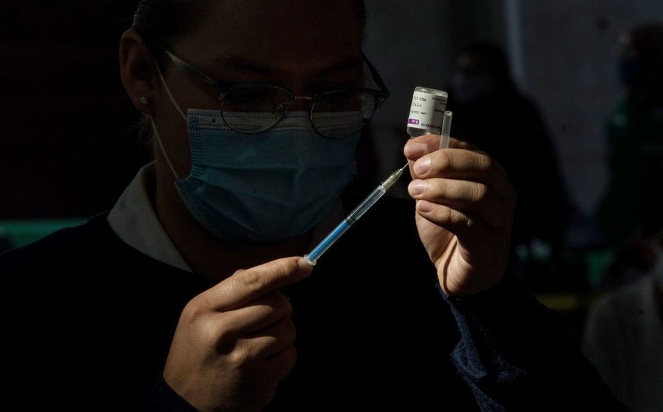 Se atenderán amparos para vacunar contra covid-19 a menores, asegura AMLO