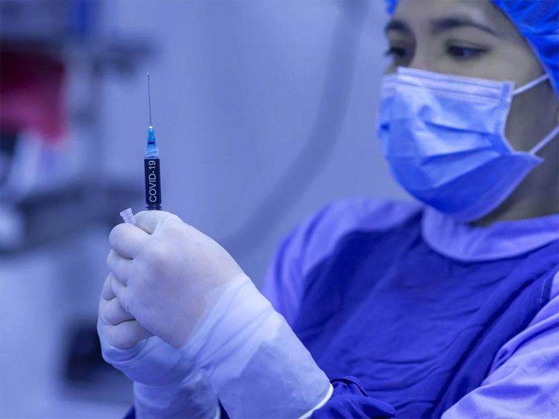 Científica que elaboró vacuna AstraZeneca dice que no sería necesario un refuerzo