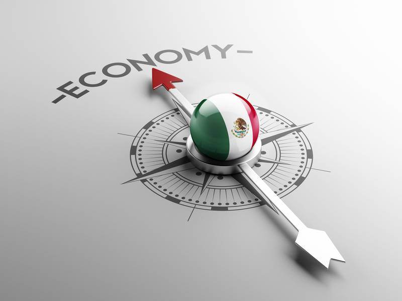 Analistas ‘casi copian’ pronóstico de Banxico para crecimiento de la economía