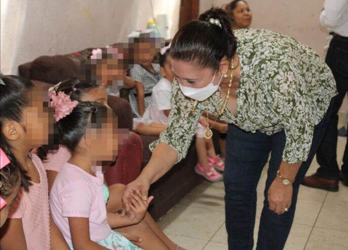 Visita alcaldesa electa casa hogar “Refugio y Esperanza”