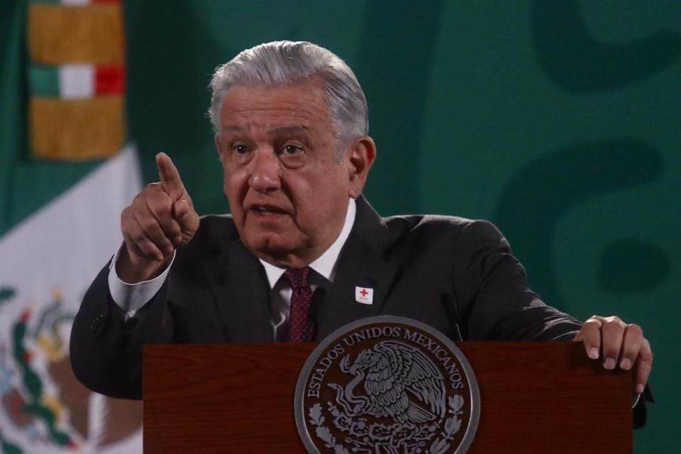 Vox y PAN son lo mismo, casi fascistas.- AMLO