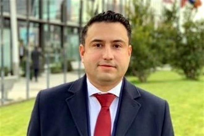 Cesan a operador de redes de bancada del PAN en Senado