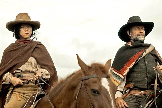 Cabalga Bernal contento a la aventura con western de Amazon