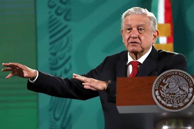 En CRE no hay moches, comisionados son honestos.- AMLO