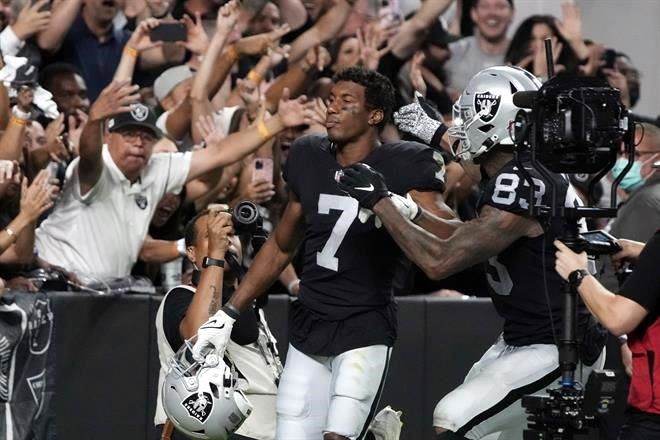 Ganan Raiders con drama en tiempo extra