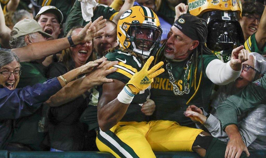 Actuaciones estelares de Aaron Jones y Aaron Rodgers rescusitan a los Packers