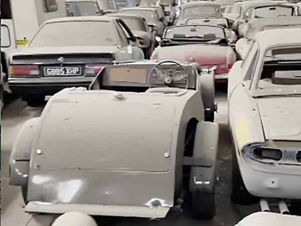 Encuentran 175 autos de colección en bodega abandonada… ¡valen millones!