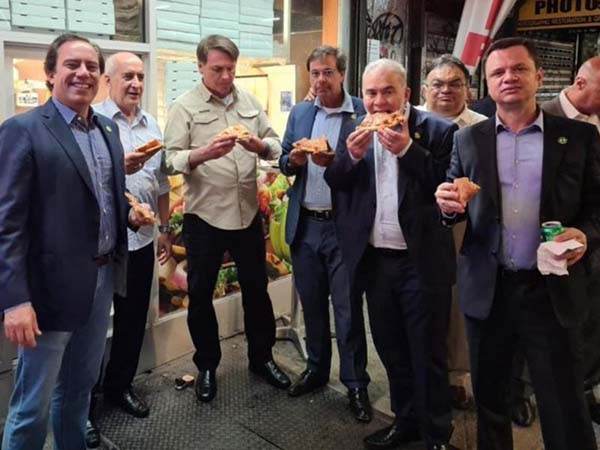 Bolsonaro llega a NY sin certificado covid
