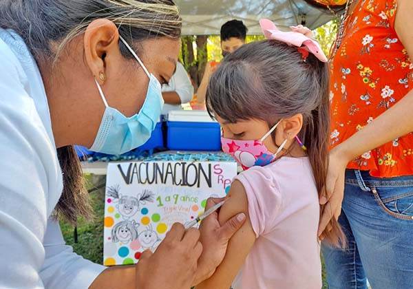 Realiza IMSS jornada de vacuna triple viral
