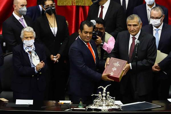 Entrega Adán Augusto López Tercer Informe de AMLO