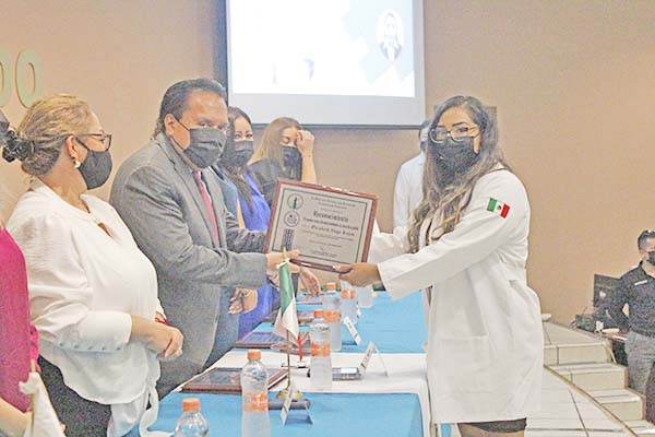 Reconoce Fiscalía a peritos en su día