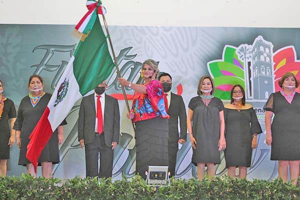 Celebra Alcaldesa 211 años de Independencia
