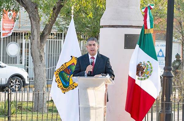 Izan bandera e inicia mes patrio
