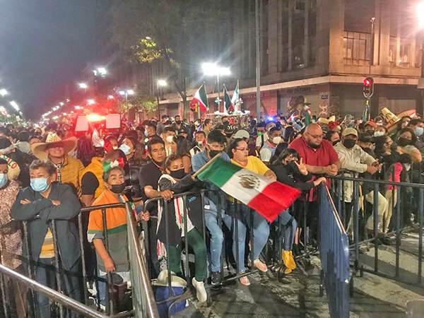 «Venimos para el grito, pero está todo cerrado en el Zócalo»