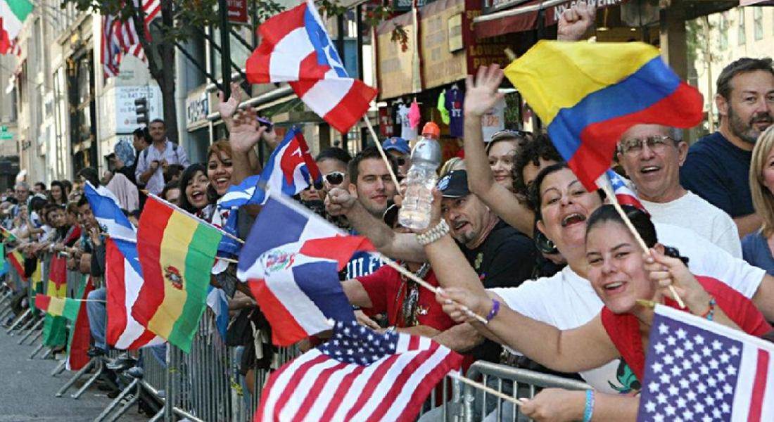 Cuántos hispanos hay en EE.UU., cuánto ganan en promedio y otras cifras en el mes de la Herencia Hispana