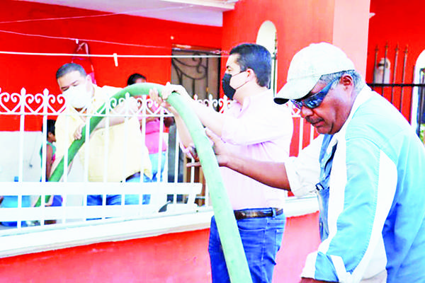 Reparten 100 mil litros en San Juan