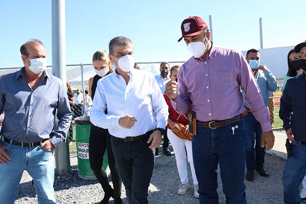 Entrega MARS campo de béisbol