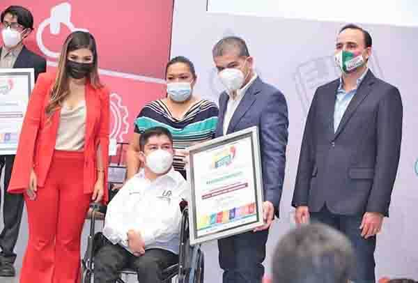 Entrega MARS Premio Estatal de la Juventud