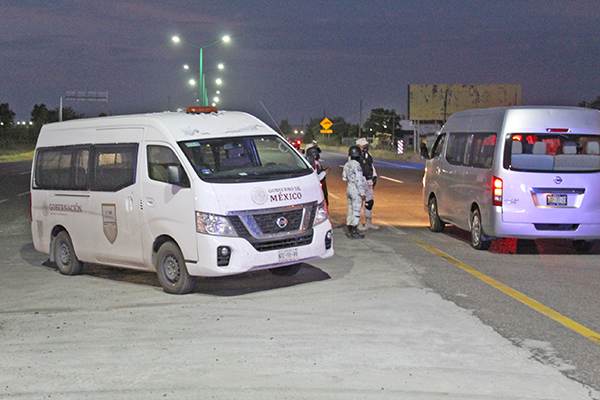 Frenan en región paso a migrantes