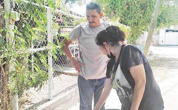 Envía Muñeca agua a familias