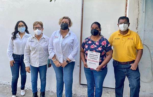 Entrega ampliaciones de viviendas en Minas