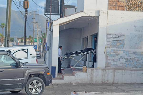 Muere indigente en local en ruinas