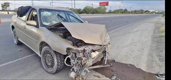 Conductor herido en potente choque