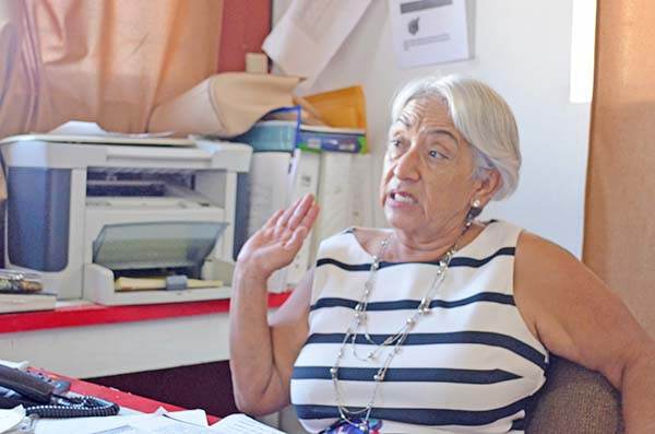 Defraudan a mujer con cien mil pesos