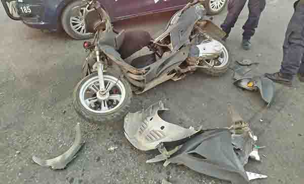 Destroza moto tras accidente