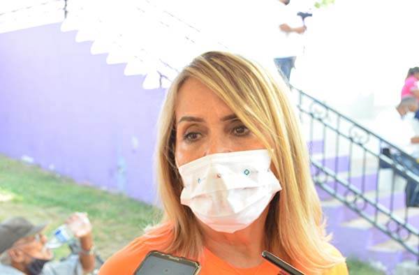 Bailan zumba para combatir el suicidio
