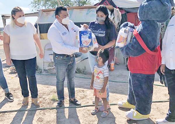Lleva Oyervides ayuda alimentaria