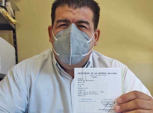 Invitan a jóvenes a tramitar cartilla