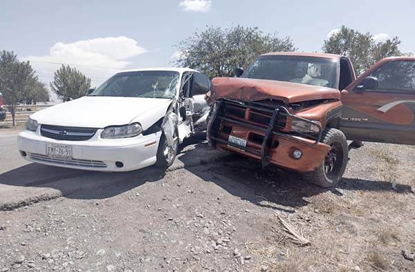 Dos lesionadas deja accidente carretero