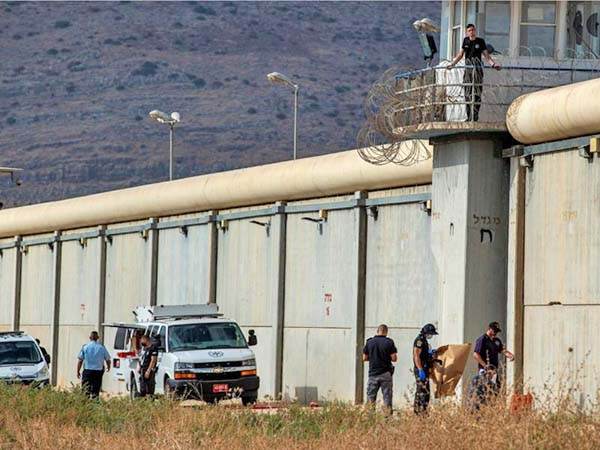 Escapan 6 palestinos de prisión israelí