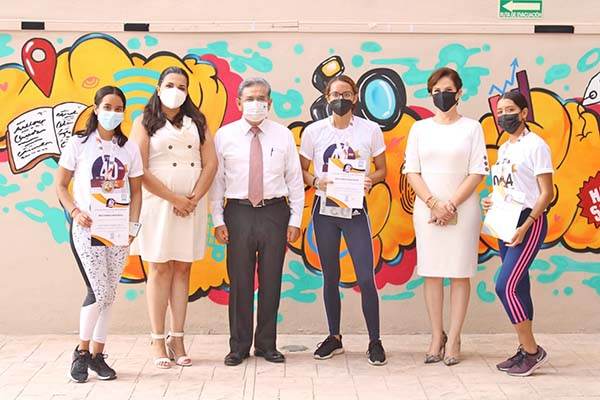 Realiza rector gira en Unidad Torreón