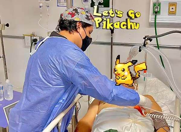 Se divierte médico con paciente inconsciente
