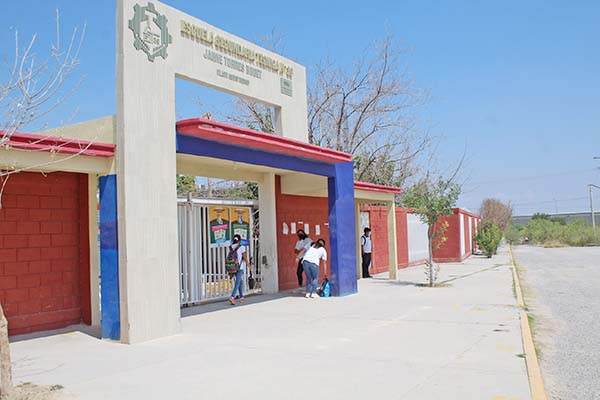… Y en secundaria 39 se contagia profesora