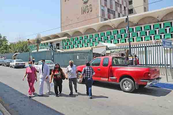No cede Covid; hay 468 contagios y 14 muertes