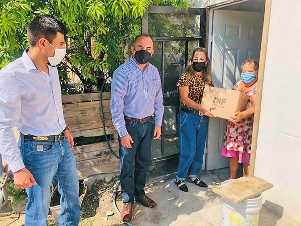 Ayuda Dif Sabinas a adultos mayores